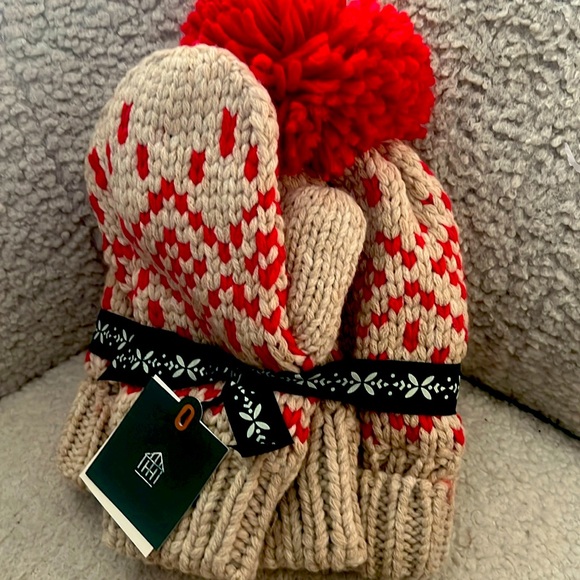 Hearth & Hand Accessories - New Hearth & Hand with Magnolia Hat Mutters Set NWT Unique